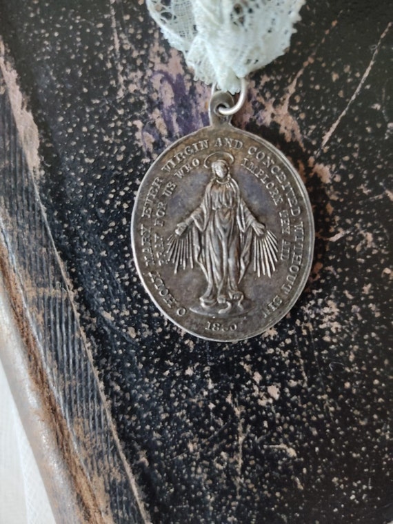 Antique vintage silver medallion medal 1830 religi