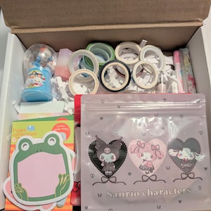 Linda bolsa de artigos de papelaria para amigos por correspondência com mais de 80 itens: um conjunto de cartas, notas adesivas, fitas washi, adesivos, clipes de papel, borrachas e muito mais