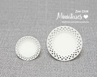 Miniature plates ( Polka dots ) scale 1:12  doll house decorations accessories