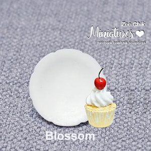 Miniature cup cake with plate and fork cherry / cake scale 1:12 dollhouse decorations accessories cherry~blossom plate