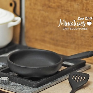 Miniature Frying pan ( Black ) scale 1:12 doll house decorations accessories