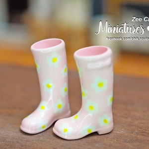 A pair of wellies / tall rain boots ( hunter style ) scale 1:12