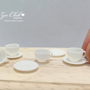 Miniature tea cup and saucer scale 1:12 doll house decorations