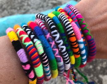 Bracelet rastafari d’amitié, tissé rond, bracelet Mykonos multicolore, bracelet rasta