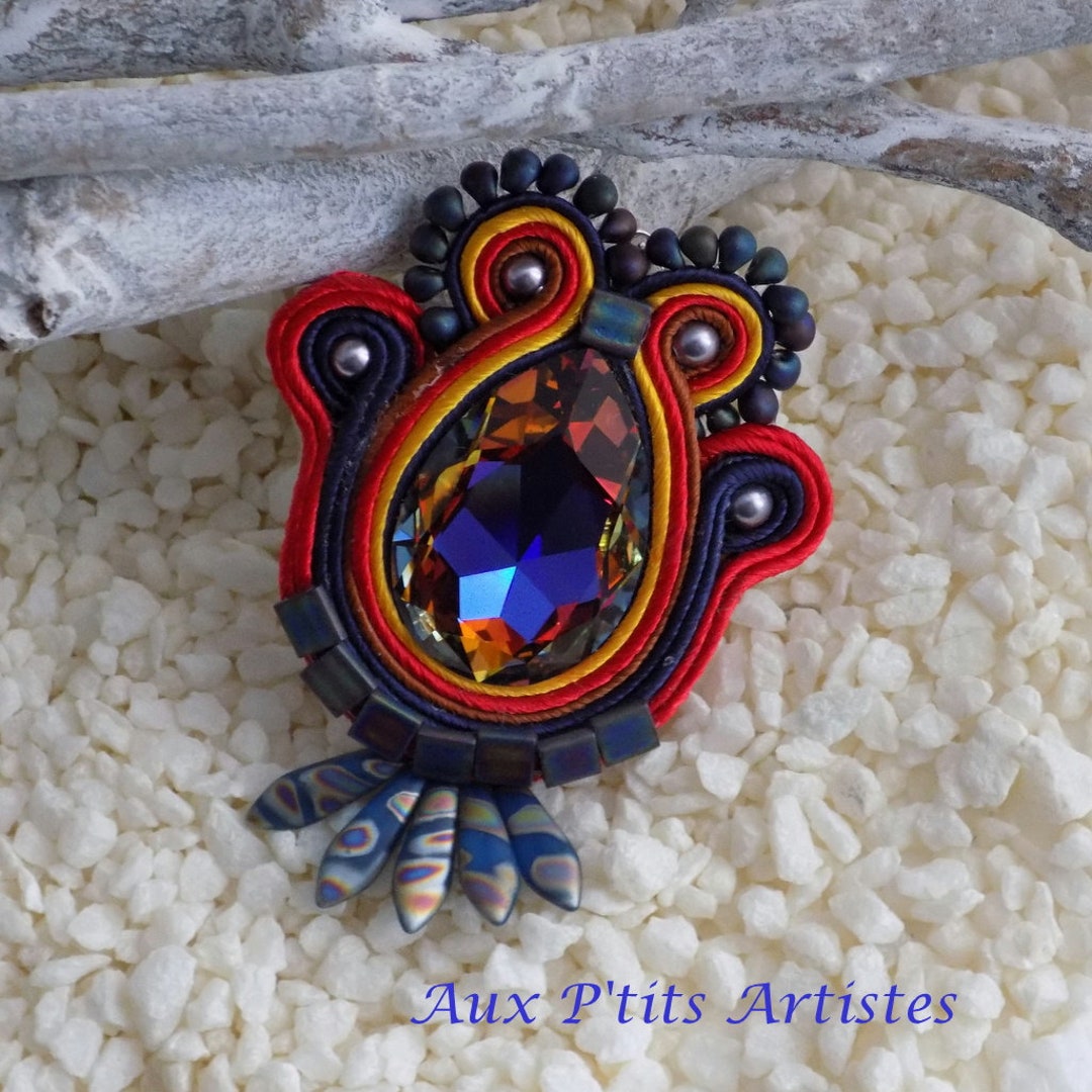 Broche Art Déco En Cristal Tchèque Bleu Sur Filigrane Laiton - Vintage En Bel État - Occasion