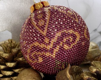 Boule de Noël en spirale crocheté "Arabesque" perles de rocaille et cristal, prune et or, fait main, artisanale , made in france