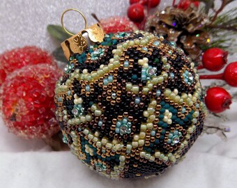 Boule de Noël en spirale crocheté " Ballon peint n2" ,rocailles japonaise noir et bronze, et cristal ,fait main, artisanal, made in France