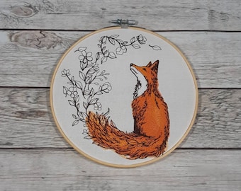 Fox Wall Decor, Embroidered hoop art, 8 inch hoop, Finished Embroidery