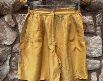 Diane Gilman 100% Silk Shorts Size Medium Vintage 80s Yellow Pleated Pockets