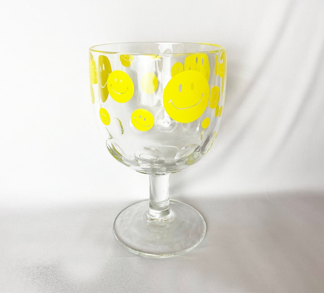 Smiley Face Schooner Beer Mug 1970s, Vintage Barware Beer Glass Goblet Mid Century Smiley Face
