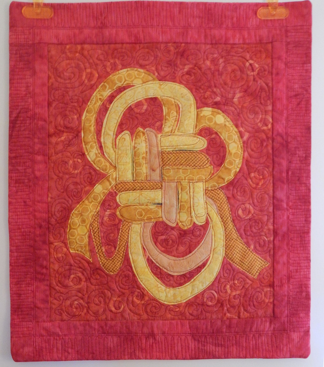 Quilted Wall Hanging, Celtic Knot Quilt Wall Decor, Fabric Wall Art ...