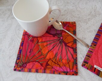 Quilted Mug Rug, Mug Rug Coaster, Coffee Mug Mat with Heat Reflective Batting, Candle Mat, Red Quilted Coaster for Coffee Mug, Square 7x7