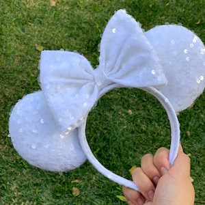 Orejas de ratón de terciopelo blanco