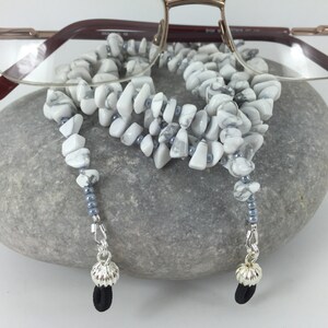 White & Grey Howlite Chip Glasses Chain Gemstone Spectacles Holder
