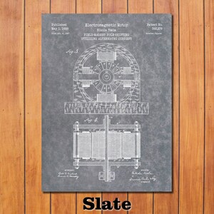 Puede incluir: Una ilustraci&oacute;n en blanco y negro de una patente para un motor electromagn&eacute;tico de Nikola Tesla. El n&uacute;mero de patente es 382,279. La patente se public&oacute; el 1 de mayo de 1888. El dibujo de la patente muestra un diagrama del motor.