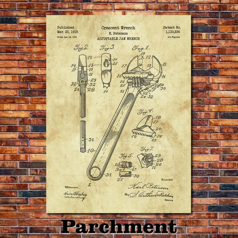 Peut inclure: Un dessin de brevet vintage pour une cl&eacute; &agrave; molette &agrave; m&acirc;choires r&eacute;glables. Le dessin montre la cl&eacute; dans diff&eacute;rentes positions et comprend des &eacute;tiquettes d&eacute;taill&eacute;es pour chaque partie. Le num&eacute;ro de brevet est 1&nbsp;133&nbsp;236 et a &eacute;t&eacute; publi&eacute; le 23 mars 1915.