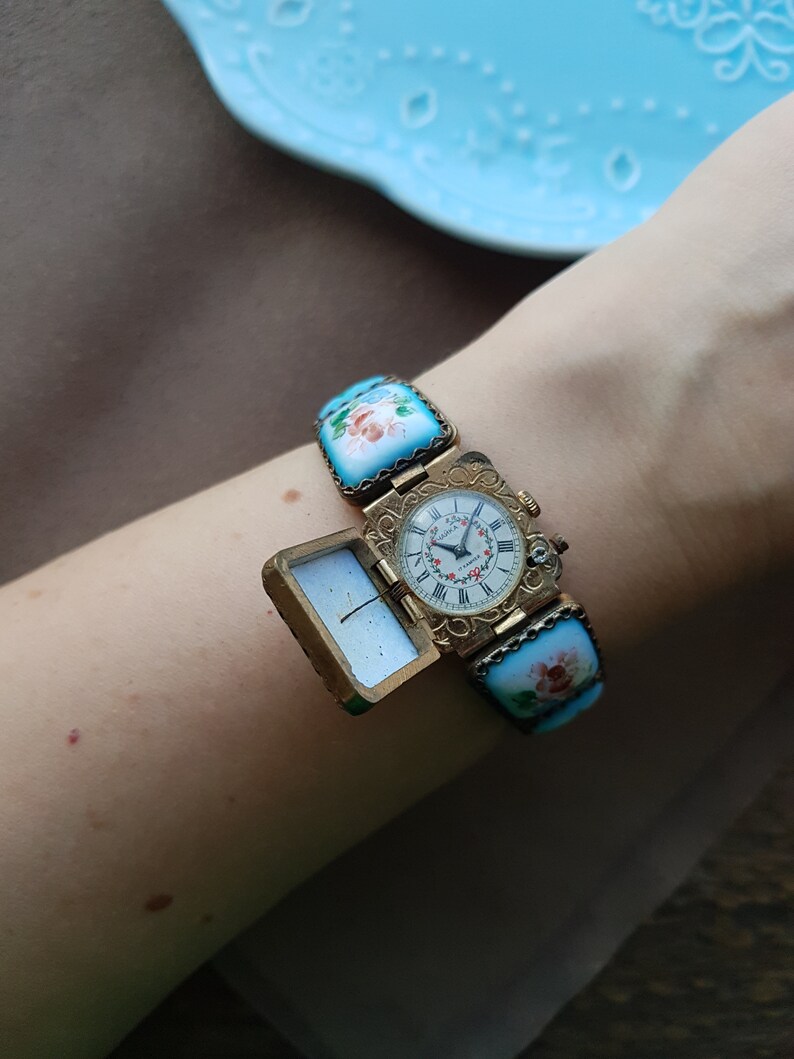 Small vintage enameled hand painted band mechanical round womens wrist watch on metal band White dial watch Gift for her Birthday gift image 7