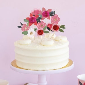 フローラルパーティーピック 12個入り - フラワーガーデンパーティー用品、ピンク＆レッドフラワー、ブライダルシャワー用品、フラワーケーキトッパー、カップケーキトッパー