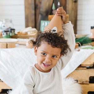 Cappellini per feste a tema orso - Decorazioni per compleanni a tema bosco, articoli per feste a tema orso, cappellini per feste avventurose, decorazioni per compleanni a tema foresta, decorazioni per feste a tema esploratore