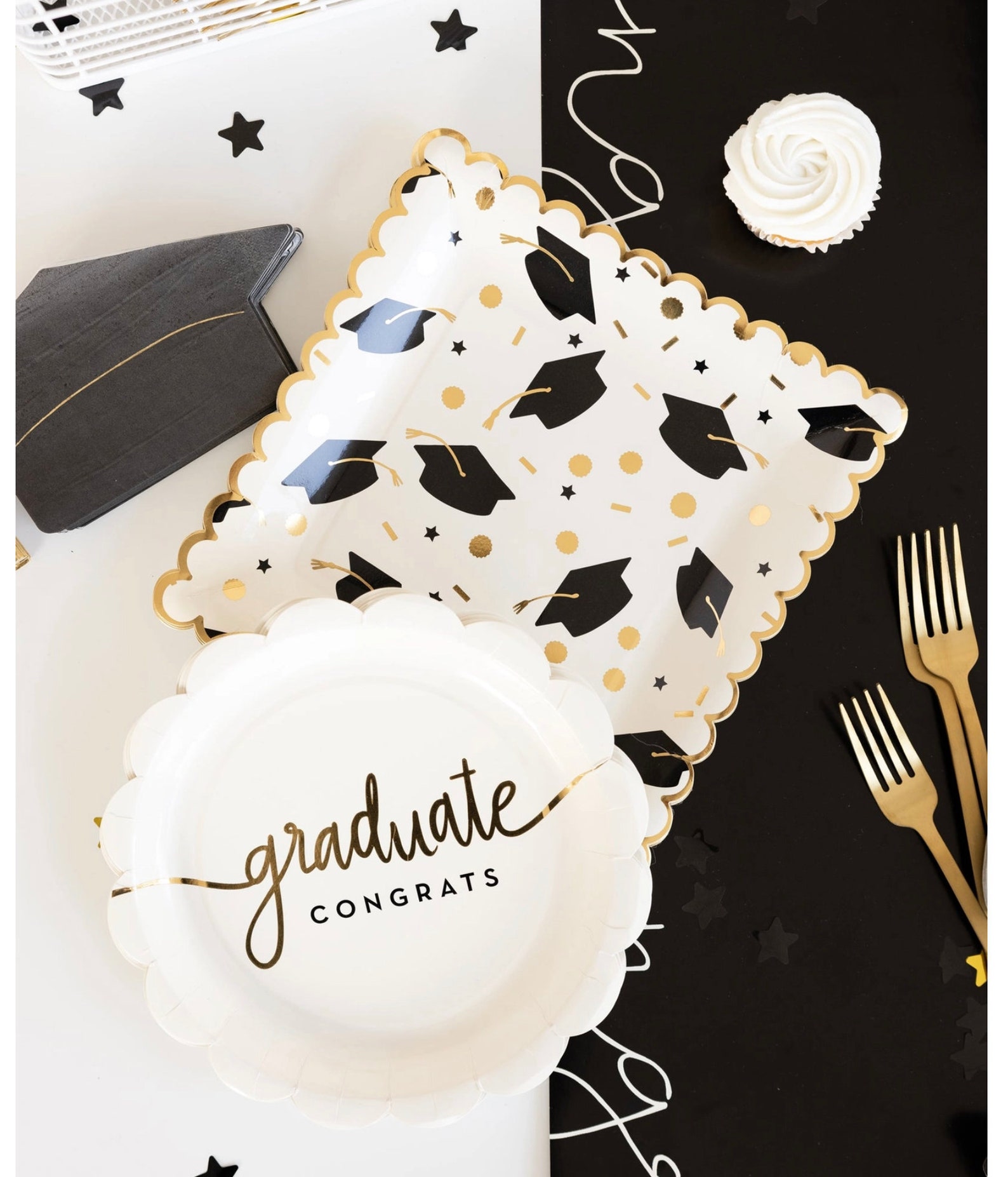 Grad Plate Congrats Graduate Plates 8ct - Scalloped Paper Plates, Graduation Party ...