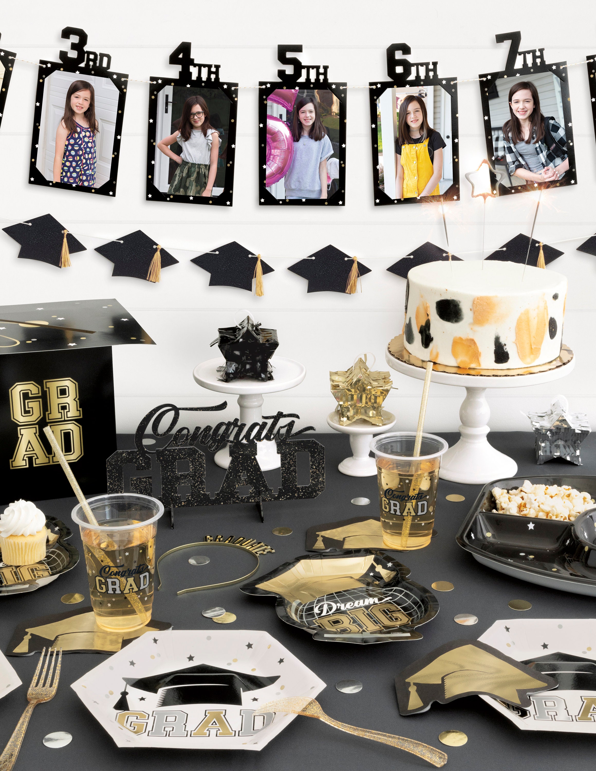 Graduate Set Graduation Table Setting Ideas Graduation Party Ideas For Guys A