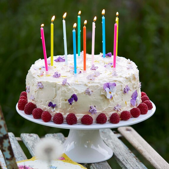 12 Candeline Colorate Per Torta Di Compleanno – Fiamme Multicolori Con Supporti – Perfette Per Cupcake, Festa A Tema, Matrimoni E Anniversari - copertina