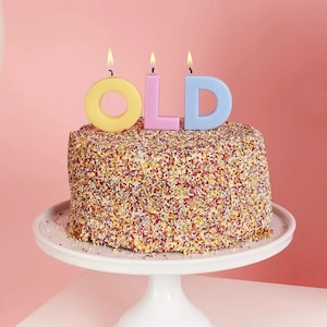 Velas de aniversário antigas em tons pastel – Conjunto de 3 velas engraçadas para bolo de festa adulto, velas com letras de 3,5” de altura