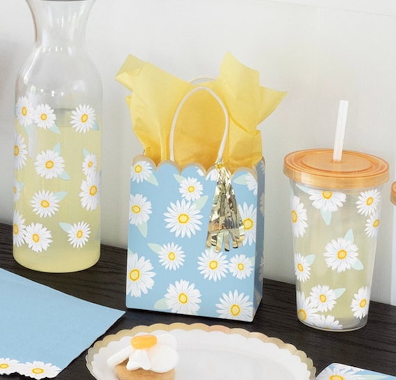 Daisy Gift Bags 3ct - Daisy Favors, Party Gift Bags, Treat Bags, Garden Birthday Favors, Spring Party Supplies, Floral Bridal Shower Favors