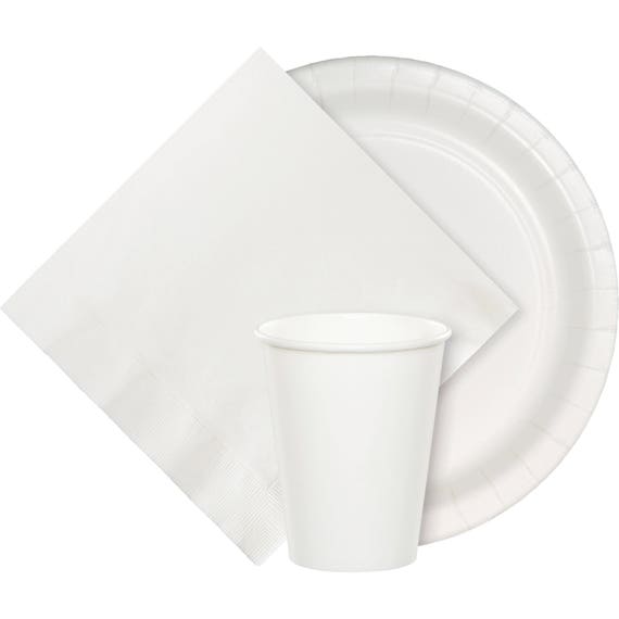 disposable tableware in paper plates