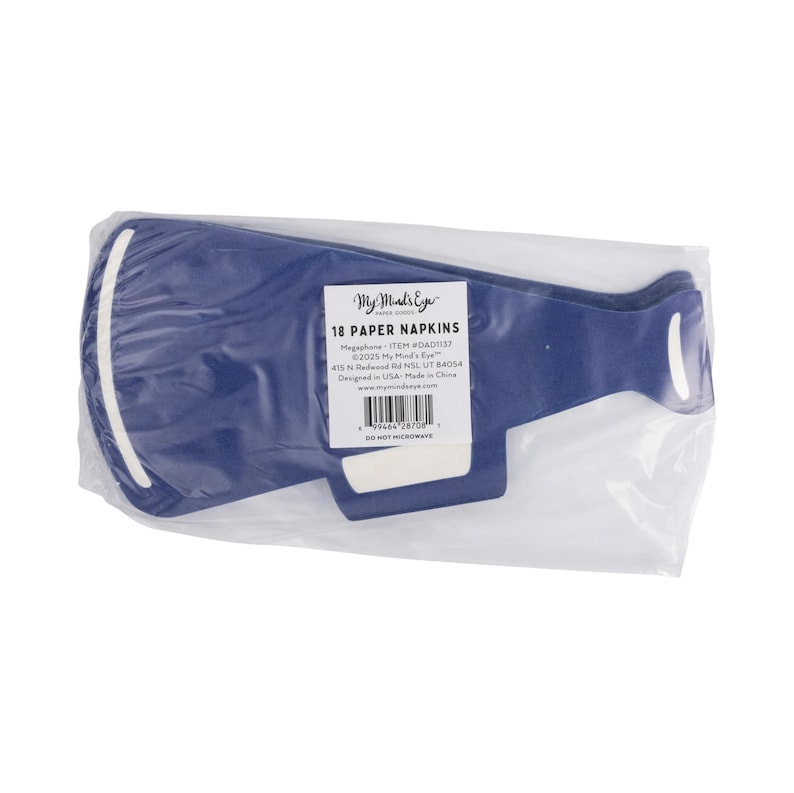 K&ouml;nnte beinhalten: Eine Packung mit 18 blauen Papierservietten mit wei&szlig;em Rand. Die Packung tr&auml;gt ein Etikett mit der Aufschrift "My Mind's Eye" und "18 Paper Napkins". Das Etikett enth&auml;lt auch die Artikelnummer, Copyright-Informationen und eine Warnung, die Servietten nicht in der Mikrowelle zu erhitzen.