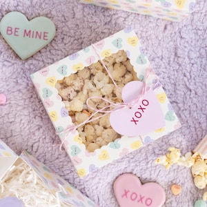 Scatole per biscotti a forma di cuore, 6 pezzi, scatole per dolcetti di San Valentino, scatole per bomboniere, articoli per feste di San Valentino in colori pastello, scatole regalo in carta, etichette, spago