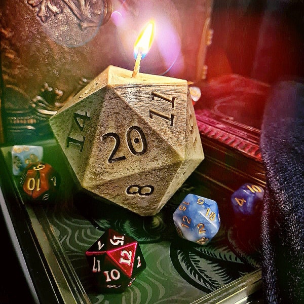 Dungeon Surprise D20 Candle Hidden Dice Collectible Dungeon and Dragons | Handmade Vegan Candle in Soy Wax ! RPG and Geek Homewear