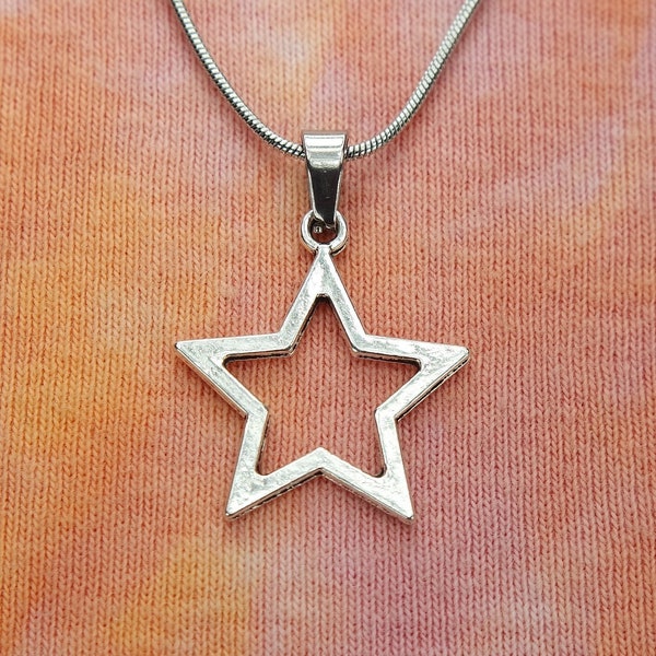 Star Necklace, Classic 5 Point Star Outline Charm & Chain 60's 70's Style Star Pendant