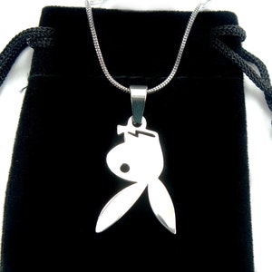 Upside Down Playboy Bunny Halskette oder Ohrringe, wasserdichter Edelstahl Playboi Carti Tattoo Symbol Charm Anhänger