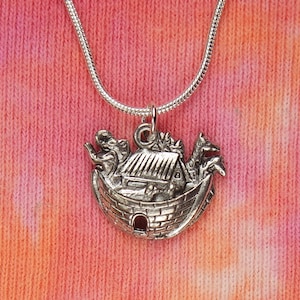 Noah&#39;s Ark Necklace, Old Testament Bible Stories Pewter Charm Pendant Chain Jewelry Naoh Biblical Charm Pendant Tevat Noa Benesis Arc nb