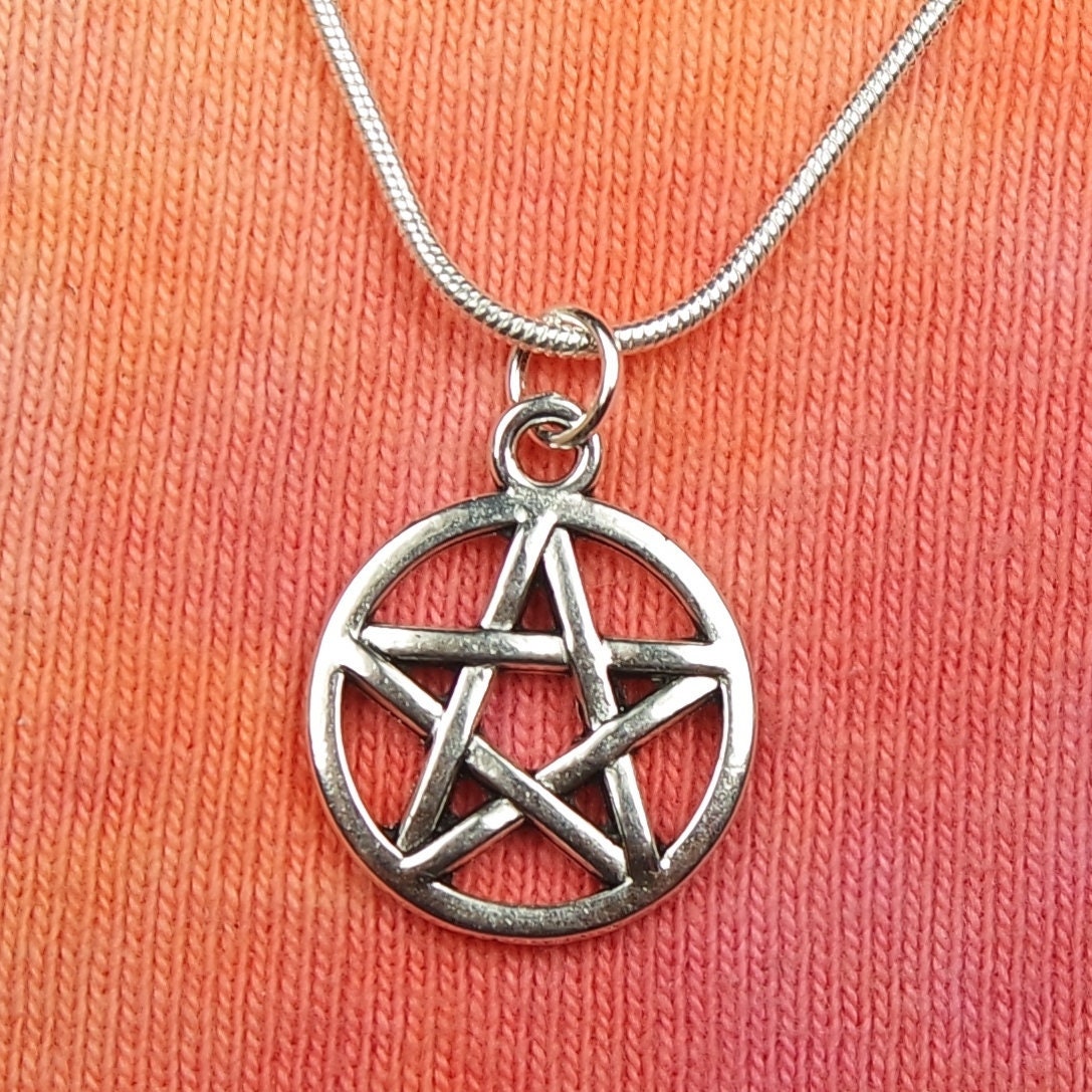 Collar de pentagrama pequeño cadena - Etsy España