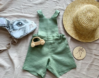 Salie groene shorts ringdrager outfit, linnen shorts peuter, pasgeboren salie kostuum, salie groene romper 1e verjaardag outfit b