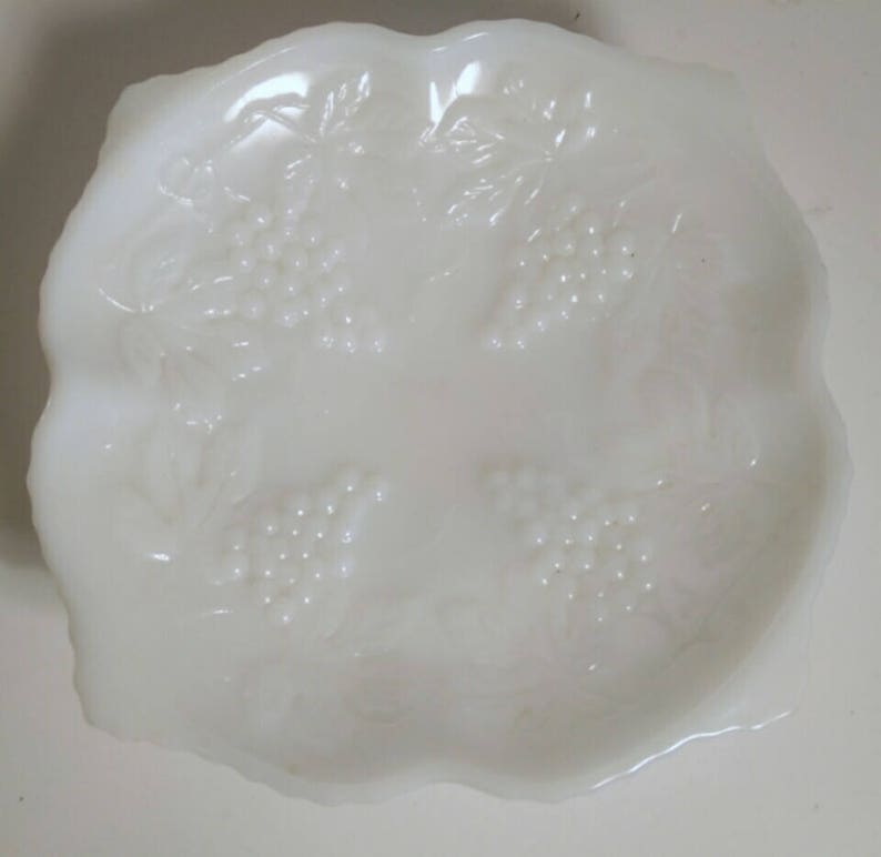 Vintage Anchor Hocking Pedestal Vineyard Milk Glass Fruit Stand