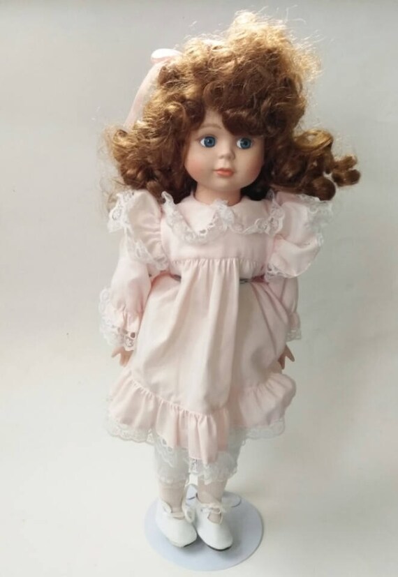 connoisseur collection doll