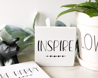 Mini letreros de madera inspiradores: bandeja decorativa de estilo rústico con niveles