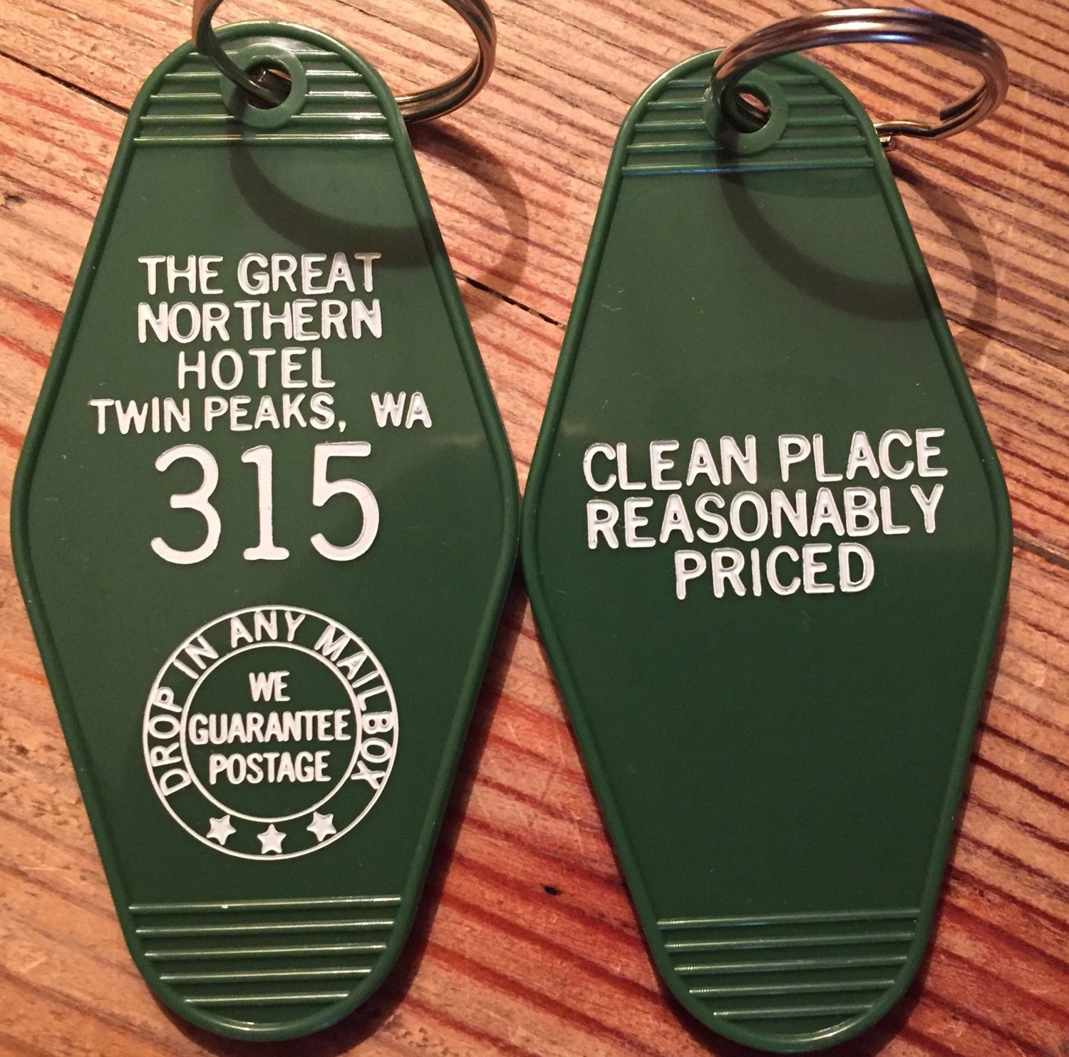 ON SALE Gold printed TWIN PEAKS Inspired "Great Nothern Hotel" keychain ON SALE Gold printed TWIN PEAKS Inspired "Great Nothern Hotel" keychain