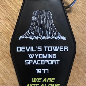 CLOSE ENCOUNTERS of the 3rd Kind - Skybound Summit Alien movie keytag