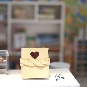 Lederbücher – Maßstab 1:12 – Puppenhausminiaturen – einzigartige Modelle