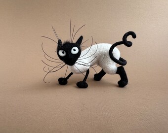 Small Sneaking Silly Cat 5.1 inches (13 cm) / Handmade Needle Felting Wool Statuette