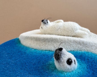 Woolen Bowl for Jewellery and Brooch / Fur Seals (one and a half) / 100% Handmade Needle Felting Wool Figurine