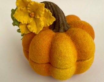 Woolen Pumpkin Jewelry Storage with Pumpkin Flower Brooch / Handmade needle felting art