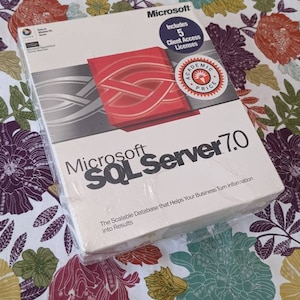 Microsoft SQL Server 7.0 Retail 5 Clients 1 Server Version complète pour Windows 95/98/NT