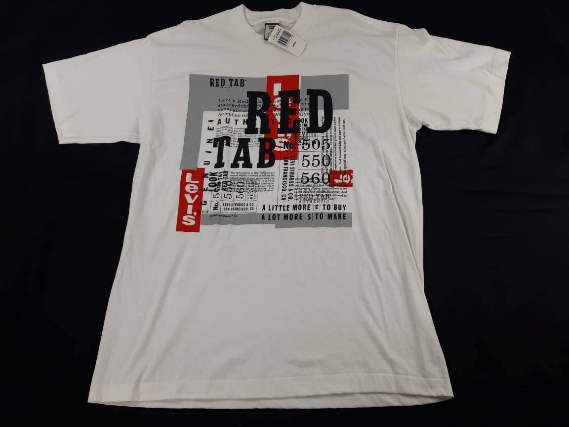 levis box tab graphic tee