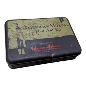 Johnson & Johnson American Mutual First Aid Boîte en métal vintage Antique USA
