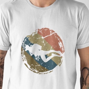 Gift for Scuba Diver Dad or Mom - Scuba Diving Gift - Scuba Dive Shirt - Vintage Retro 70&#39;s Scuba Diver